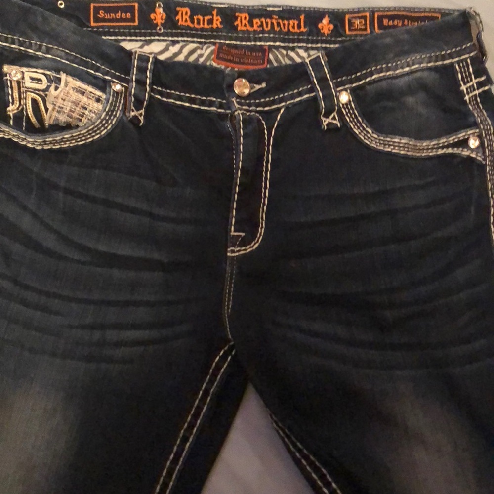 Rock revival relaxed straight cut jeans